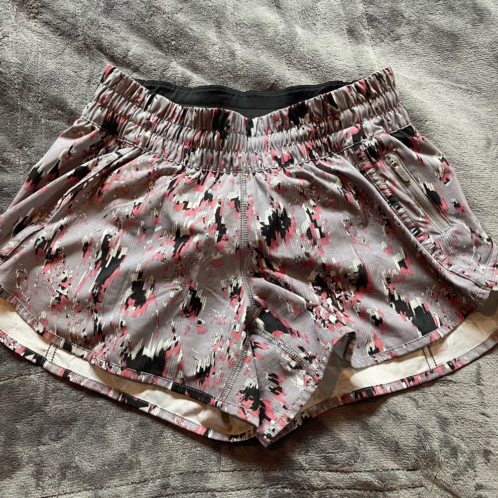 Lululemon shorts size 8